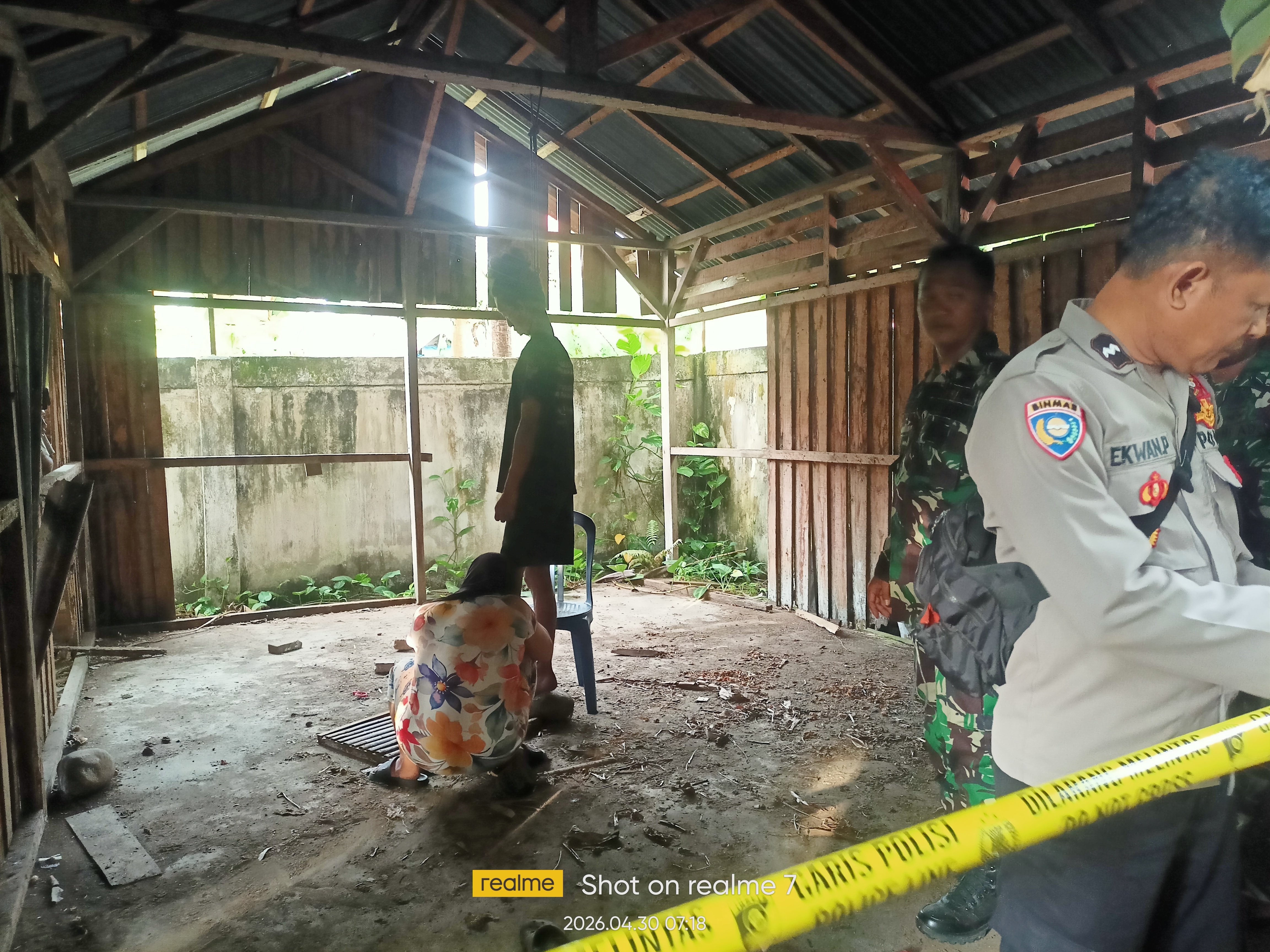 ‎HEBOH MAYAT TERGANTUNG DI PONDOK DEKAT KORAMIL-POLSEK KAUR SELATAN