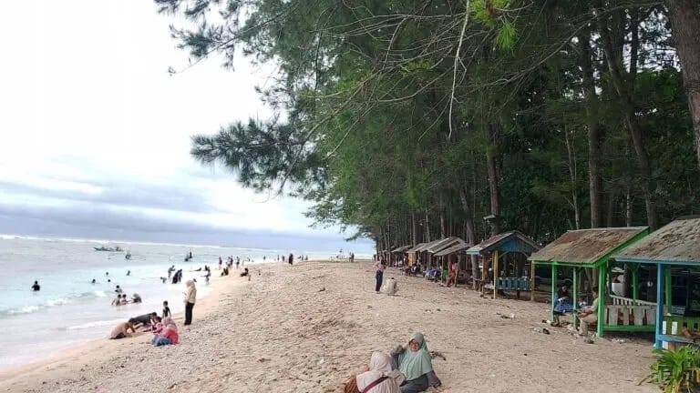‎PANTAI LAGUNA SAMUDRA MERPAS JADI ANDALAN WISATA BAHARI UJUNG SELATAN KAUR