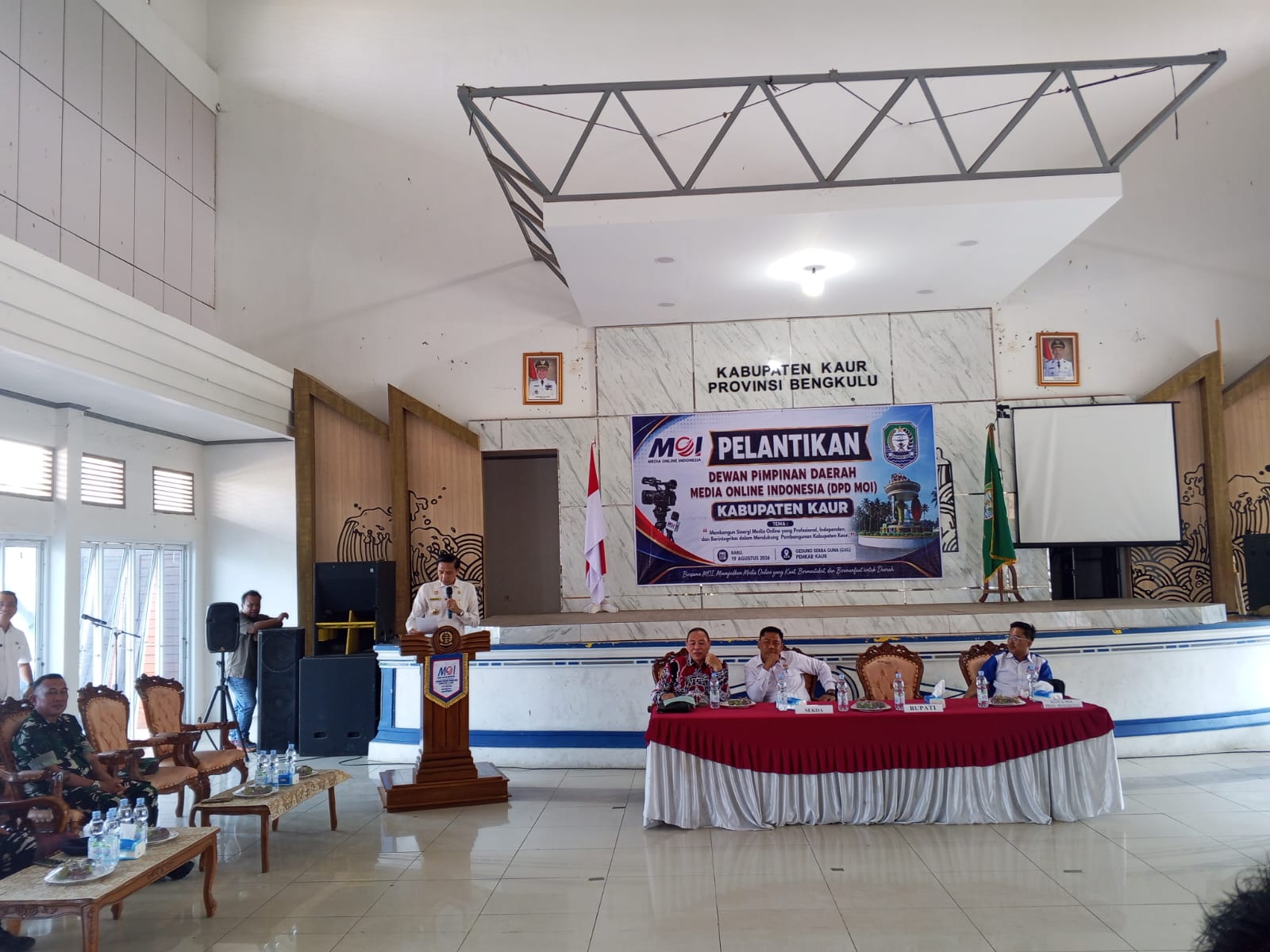 PELANTIKAN PENGURUS DPD MEDIA ONLINE INDONESIA KAUR, BUPATI: JADILAH JURNALISME YANG MENCERDASKAN