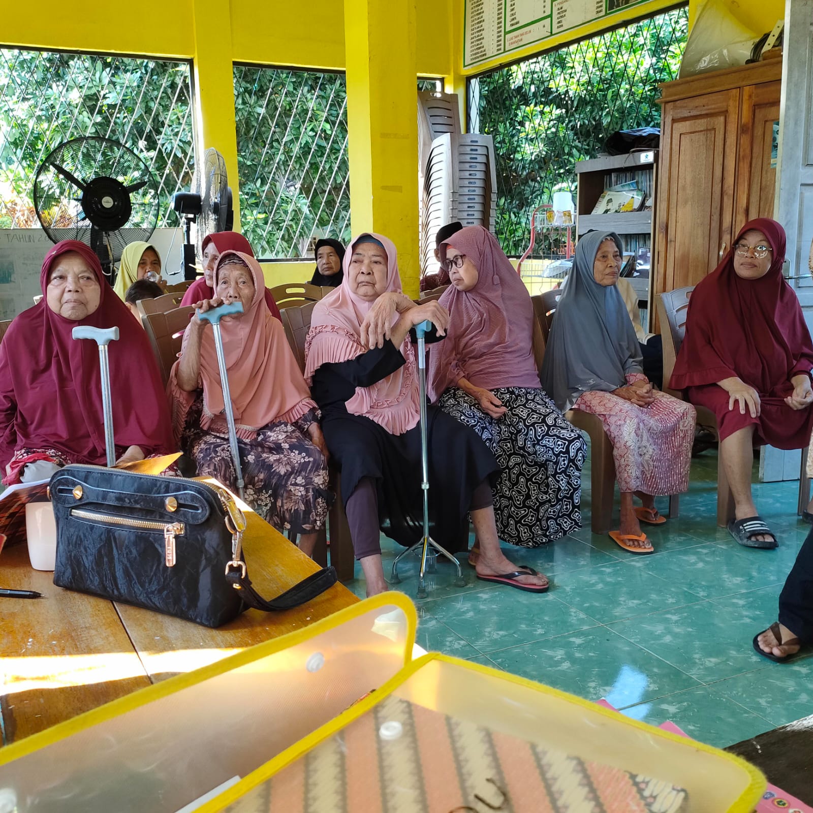 DIDUKUNG DANA DESA, POSYANDU DESA PENYANDINGAN BERJALAN LANCAR, BUMIL, BALITA DAN LANSIA ANTUSIAS
